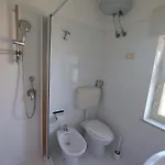 Nadira 지아르디니낙소스