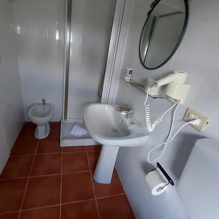 Nadira 贾迪尼-纳克索斯