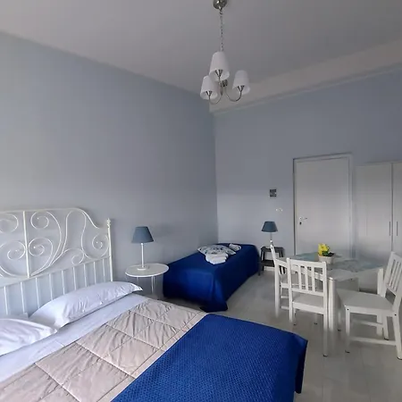 Nadira מלון דירות 4*