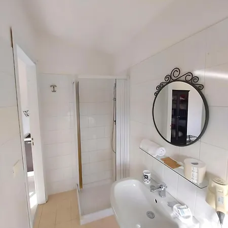 Lägenhetshotell Nadira 4*