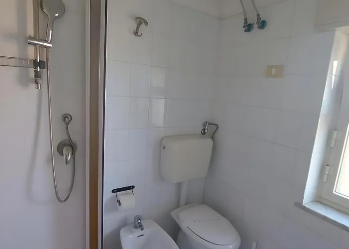 Nadira גיארדיני נאקסוס