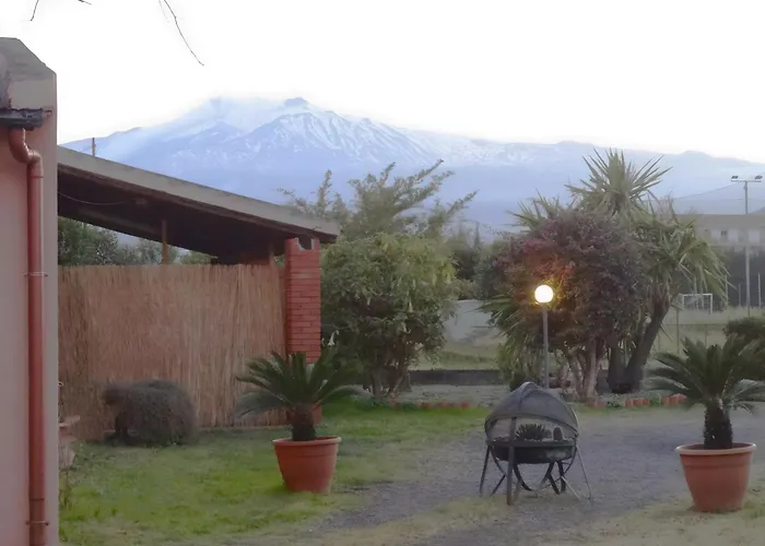 מלון דירות Nadira גיארדיני נאקסוס