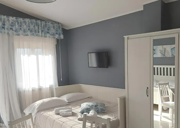 Nadira ジャルディーニ・ナクソス