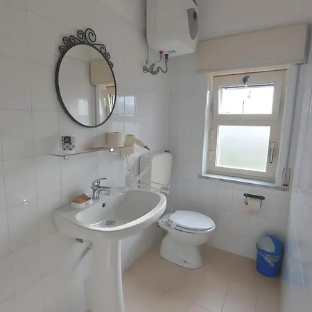 Nadira Giardini-Naxos