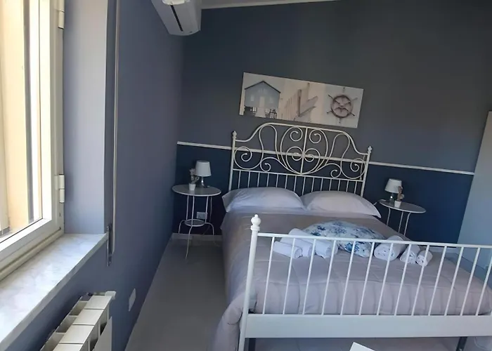 Nadira גיארדיני נאקסוס